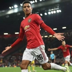  布伦特福德爆冷擒狼，中游球队搅局争冠  